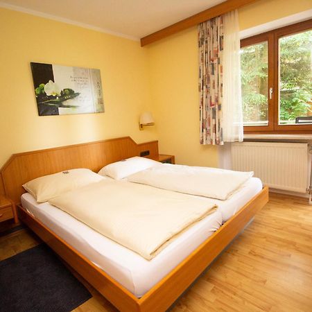 Hotel Am Wald Ottobrunn Exterior photo