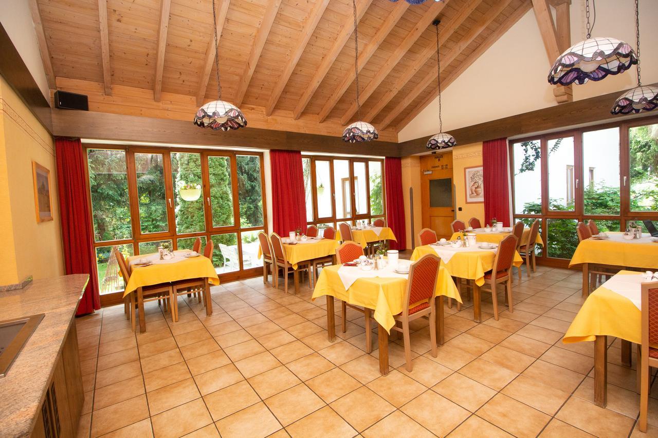 Hotel Am Wald Ottobrunn Exterior photo